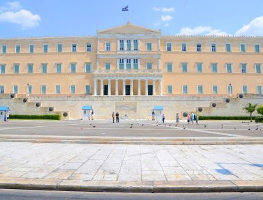 Χρηματοδότηση κομμάτων: Τι προβλέπει η νέα τροπολογία